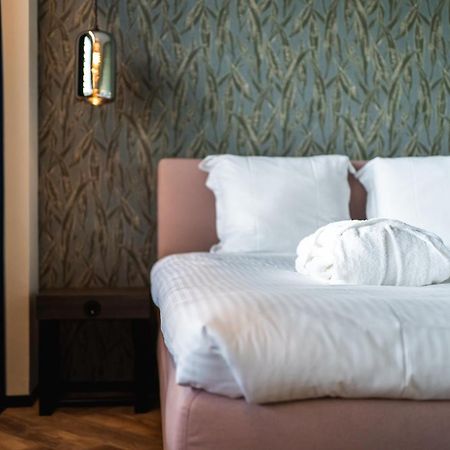 Onderwijshotel De Rooi Pannen Eindhoven Luaran gambar