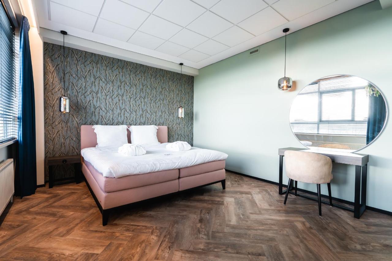 Onderwijshotel De Rooi Pannen Eindhoven Luaran gambar