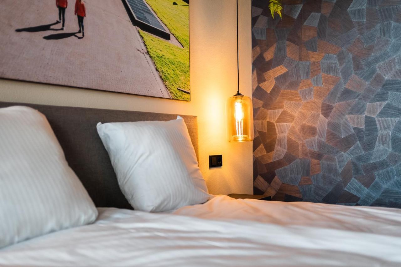 Onderwijshotel De Rooi Pannen Eindhoven Luaran gambar
