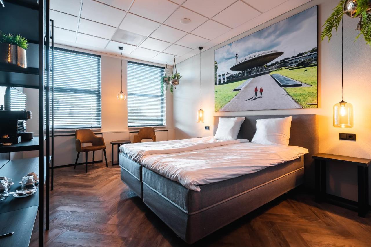 Onderwijshotel De Rooi Pannen Eindhoven Luaran gambar