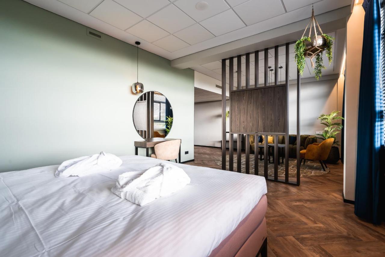Onderwijshotel De Rooi Pannen Eindhoven Luaran gambar