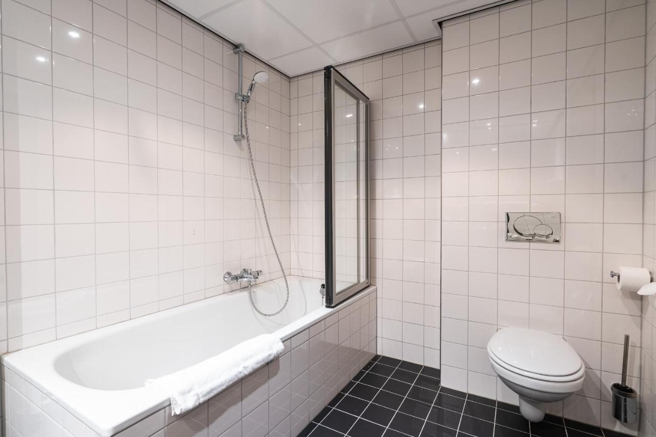 Onderwijshotel De Rooi Pannen Eindhoven Luaran gambar