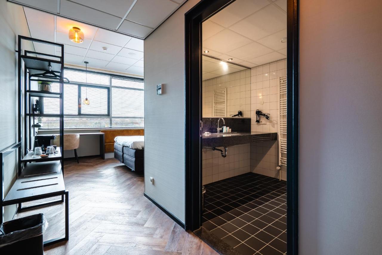 Onderwijshotel De Rooi Pannen Eindhoven Luaran gambar