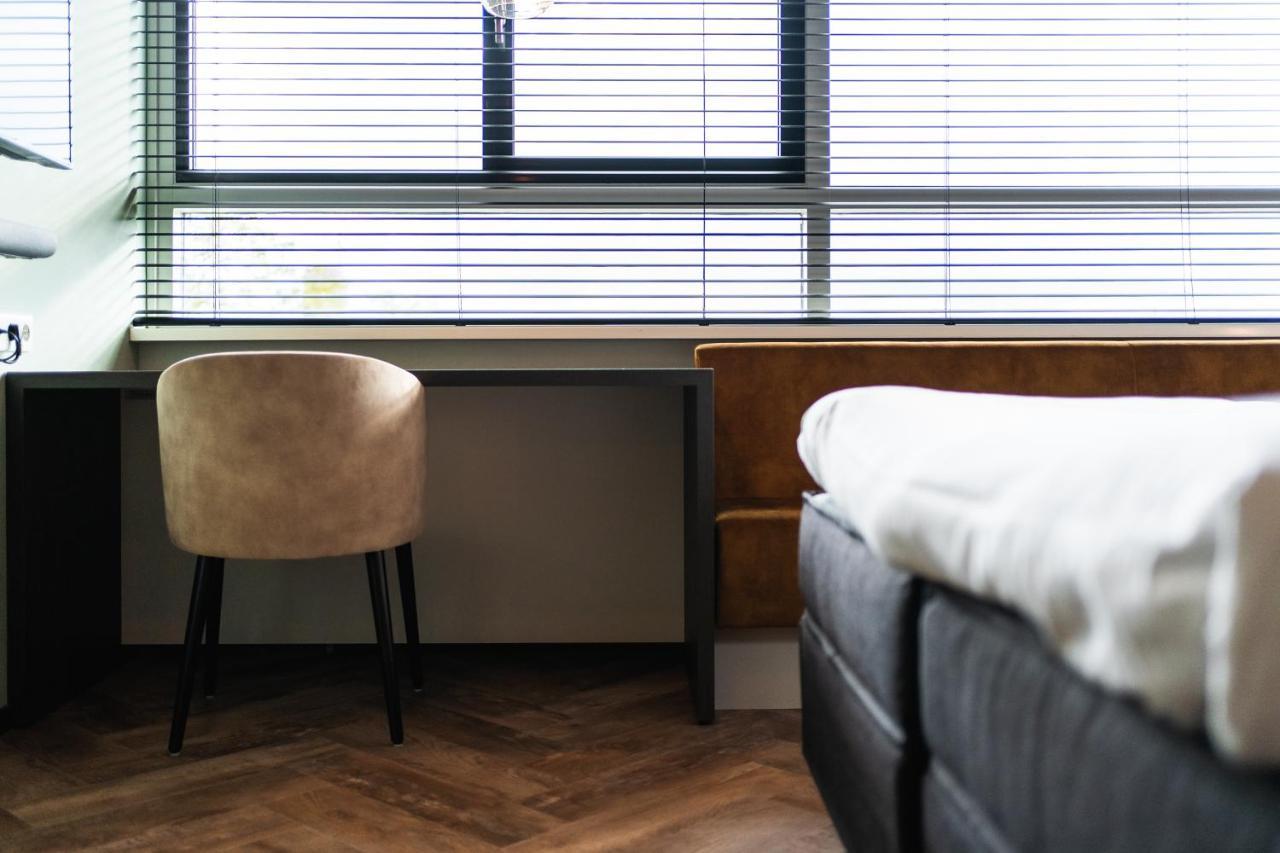 Onderwijshotel De Rooi Pannen Eindhoven Luaran gambar