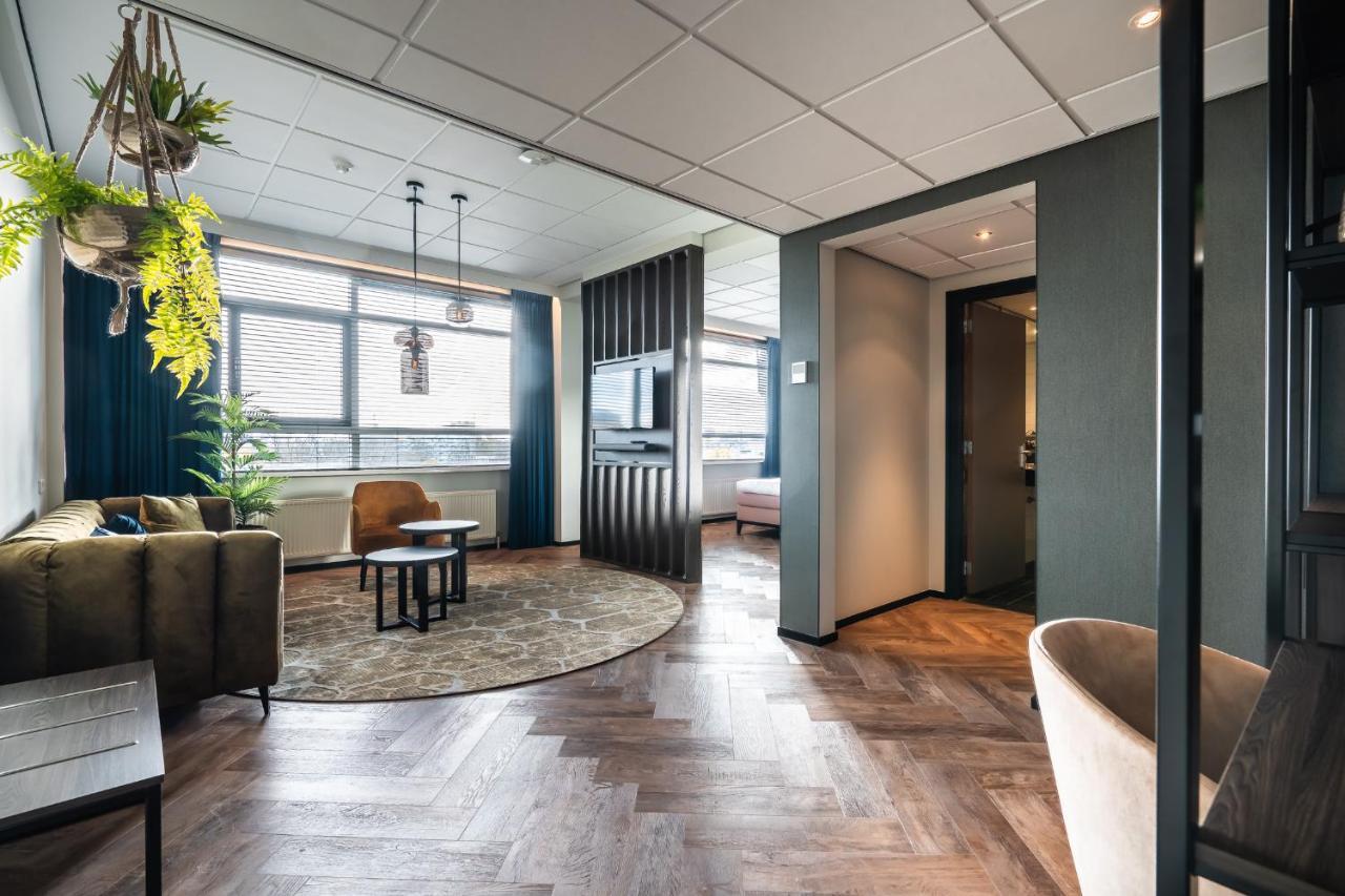 Onderwijshotel De Rooi Pannen Eindhoven Luaran gambar
