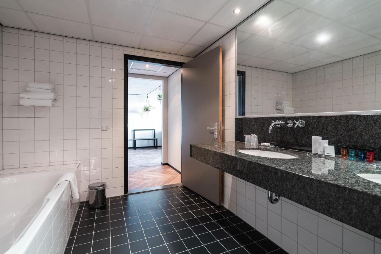 Onderwijshotel De Rooi Pannen Eindhoven Luaran gambar
