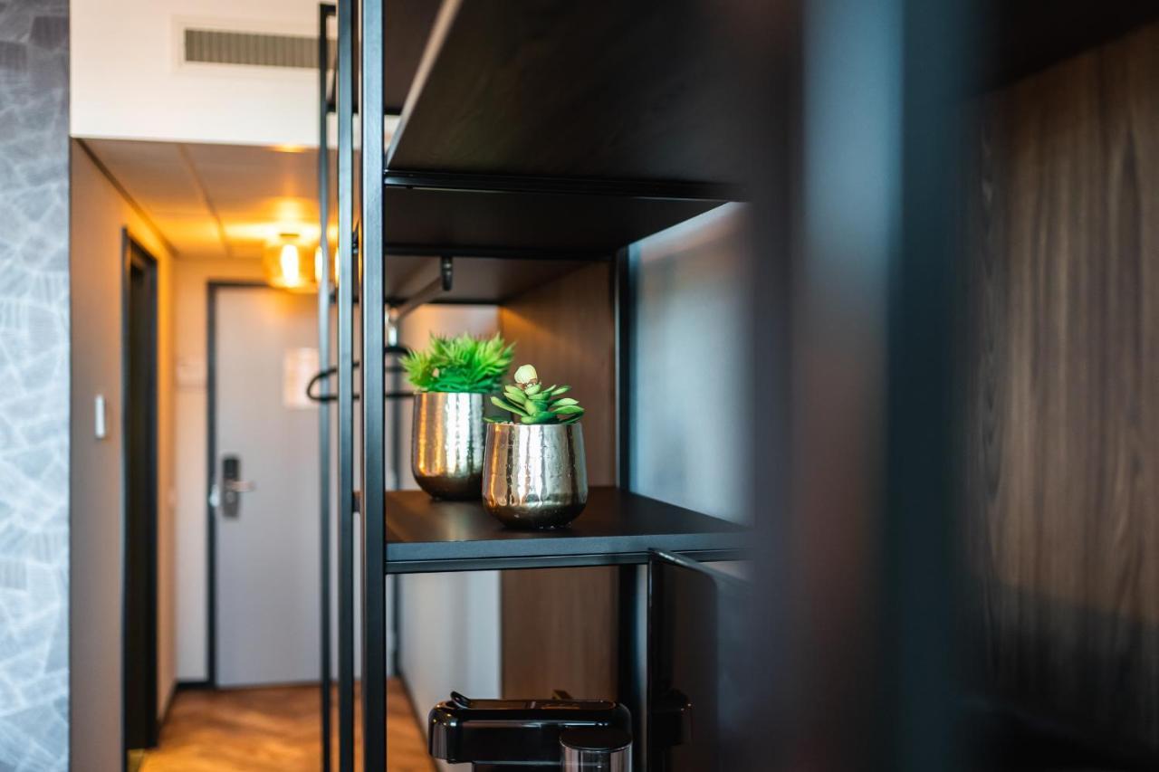 Onderwijshotel De Rooi Pannen Eindhoven Luaran gambar