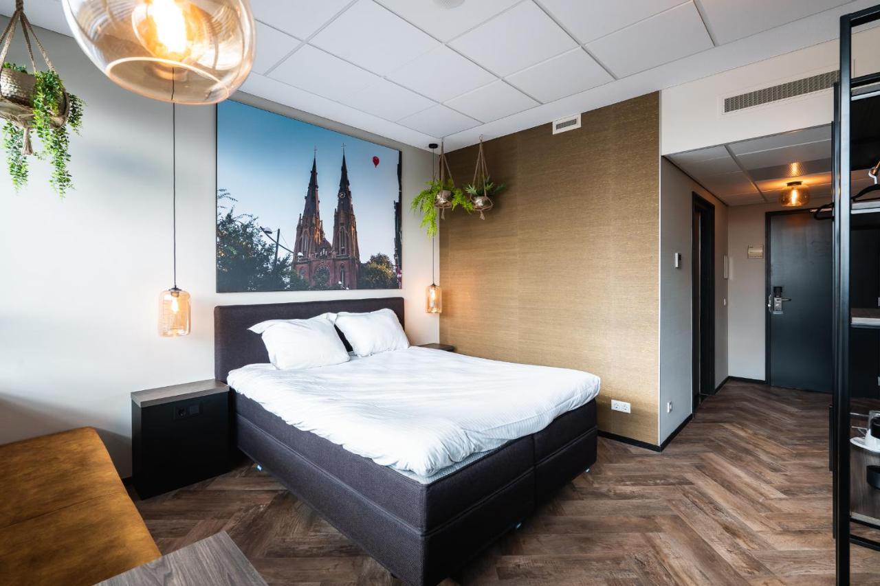 Onderwijshotel De Rooi Pannen Eindhoven Luaran gambar